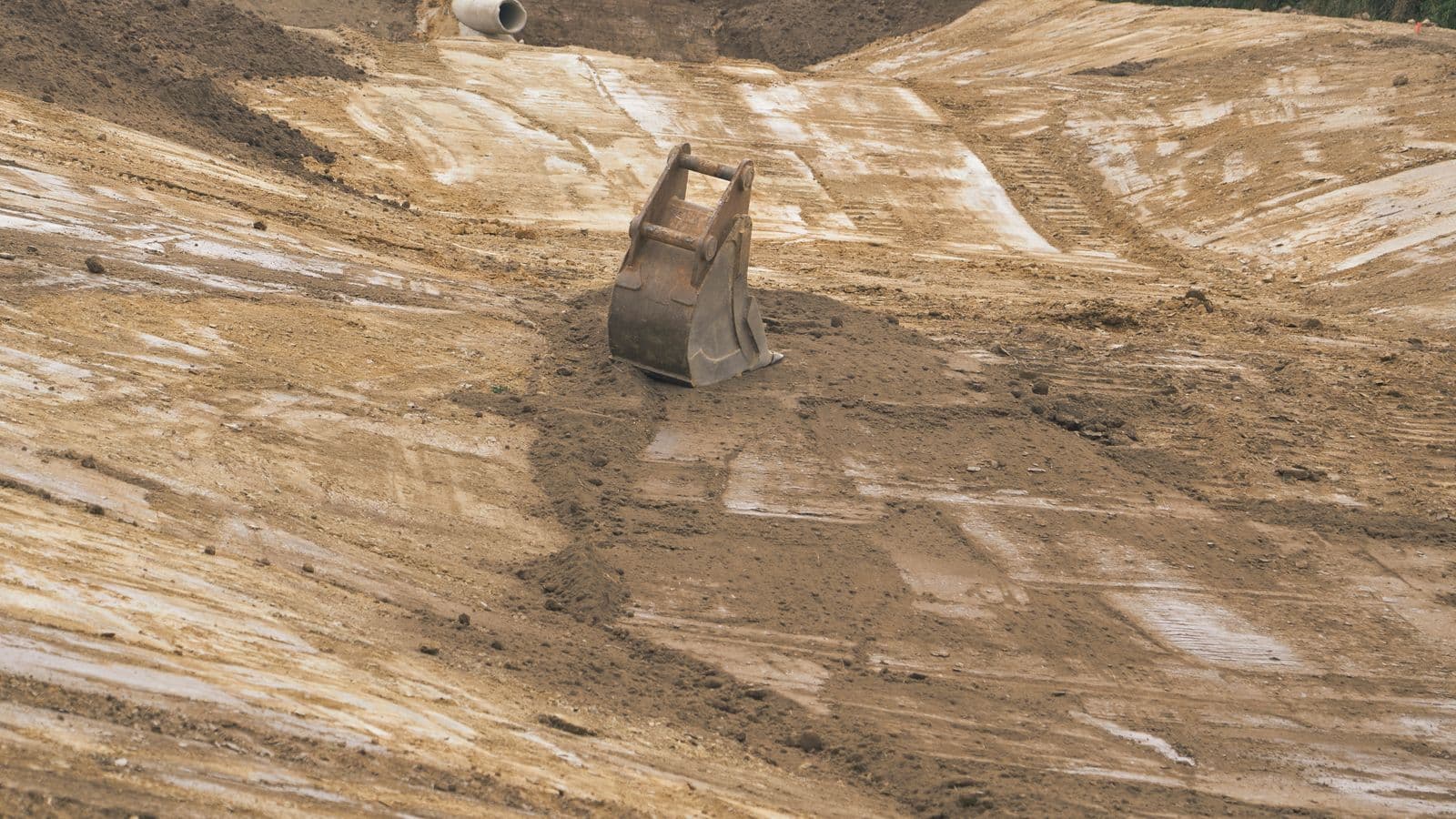 Retaining Wall Soil and Backfill: What Actually Matters